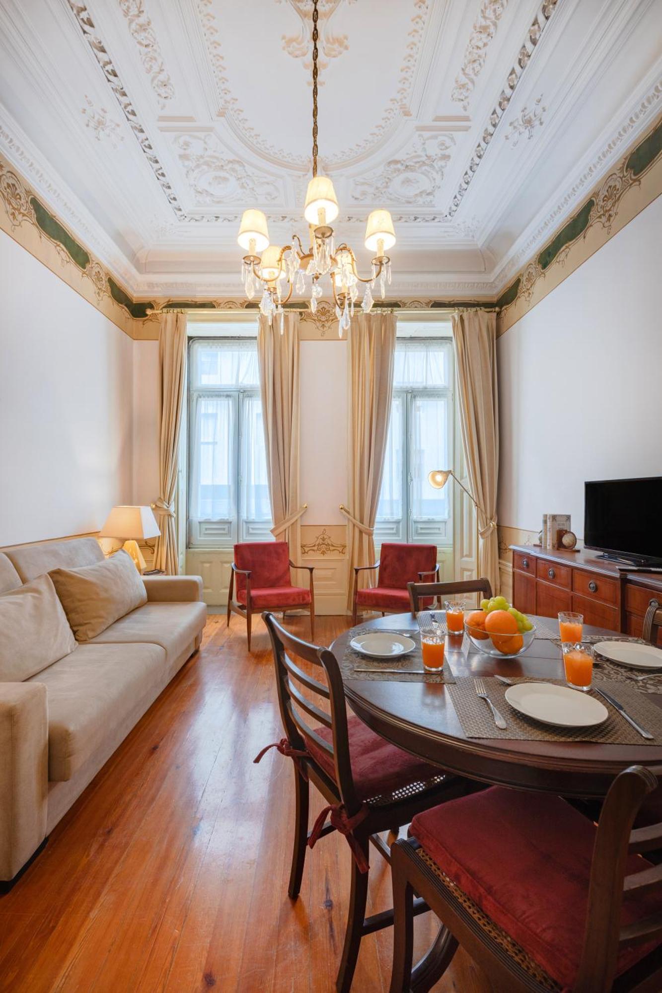 Palazzo Alvares Cabral *